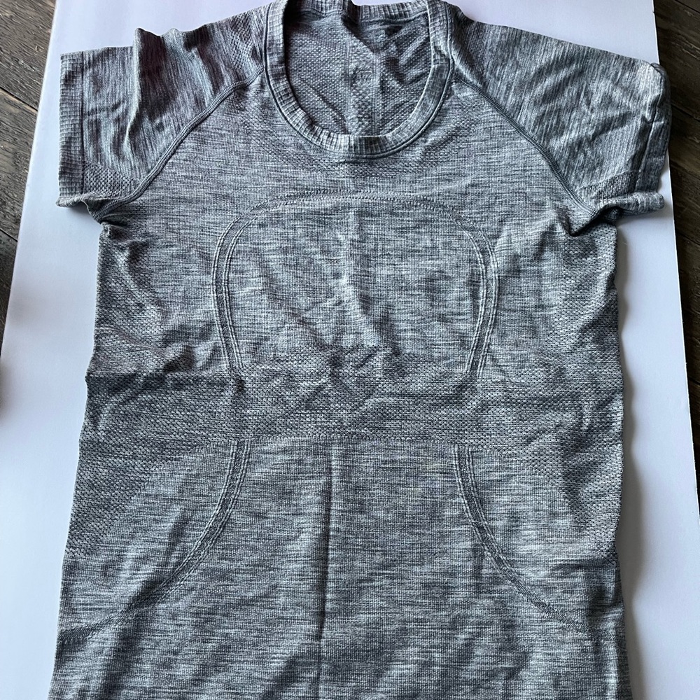Swiftly Tech Short-Sleeve Shirt 2.0
Hip Length

Lululemon